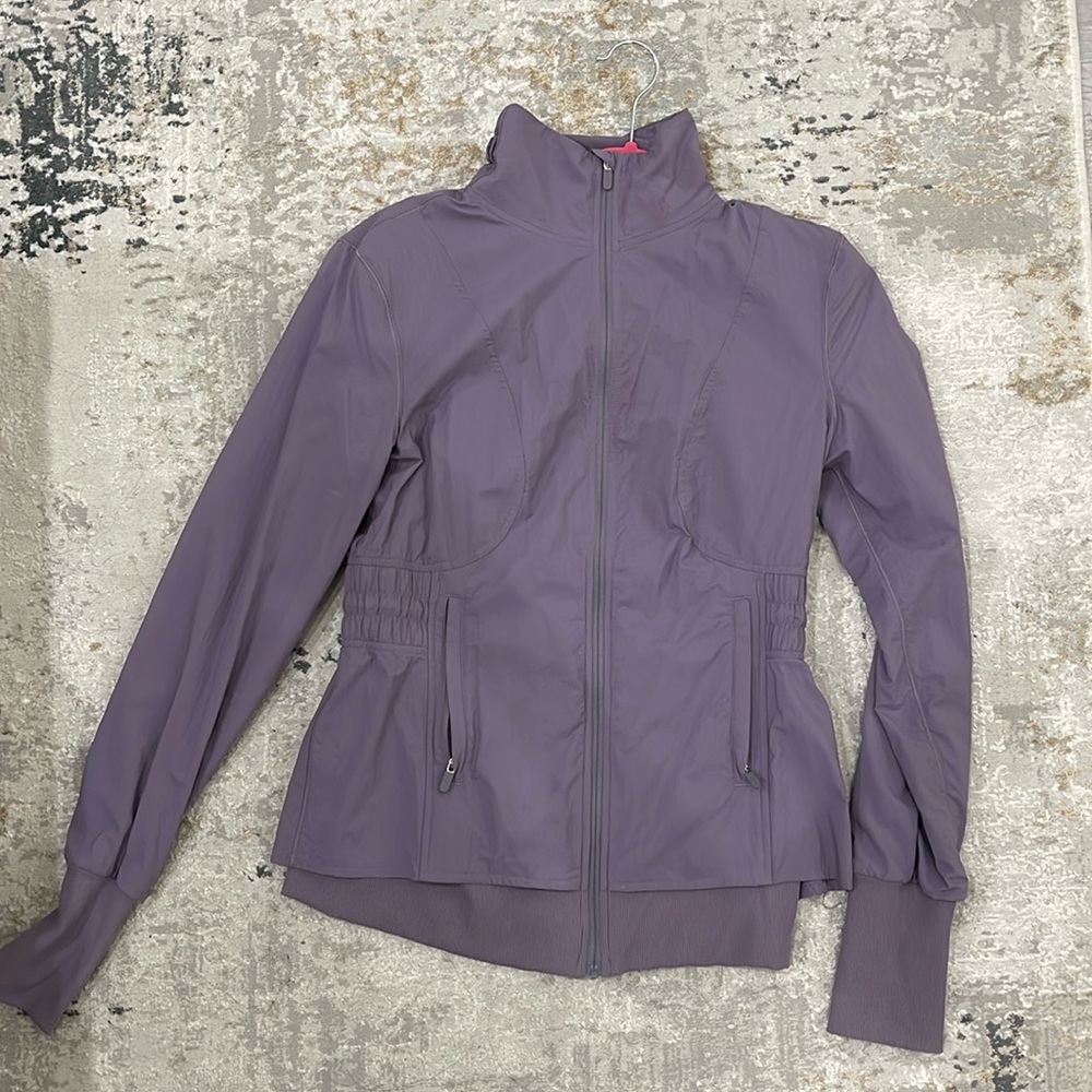 Lululemon Sights Seen windbreaker purple